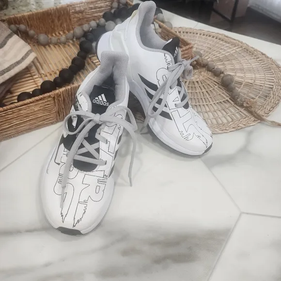 [ ADIDAS] boys STAR WARS WHITE&amp; BLACK SNEAKERS SIZE 2, NEVER WORN!!