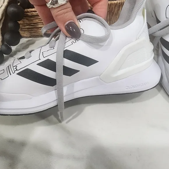 [ ADIDAS] boys STAR WARS WHITE&amp; BLACK SNEAKERS SIZE 2, NEVER WORN!!