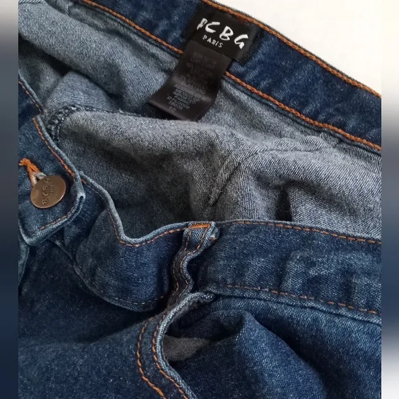 ∆- BCBG Paris Vintage Frazzled Hem Pencil Denim Skirt - Size: 10 -Y2K