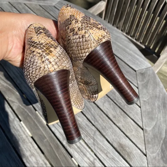 🍂 FRANCO SARTO PEEP TOE SNAKESKIN TAN PUMPS!