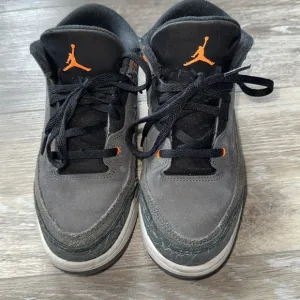 🏀 Jordan Retro 3 Basketball Shoes, Size 3Y