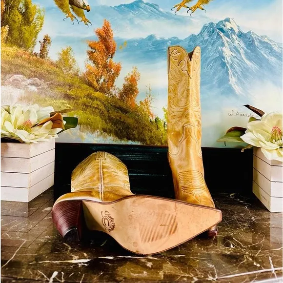 💋 Lucchese Vintage Style Charlie 1 Horse 9 Tan Western Heel Boots RARE New 💋