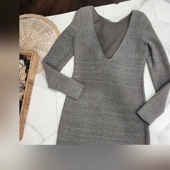 [ MODA INTERNATIONAL]  size M,STUNNING, silver/gray bodycon midi dress.