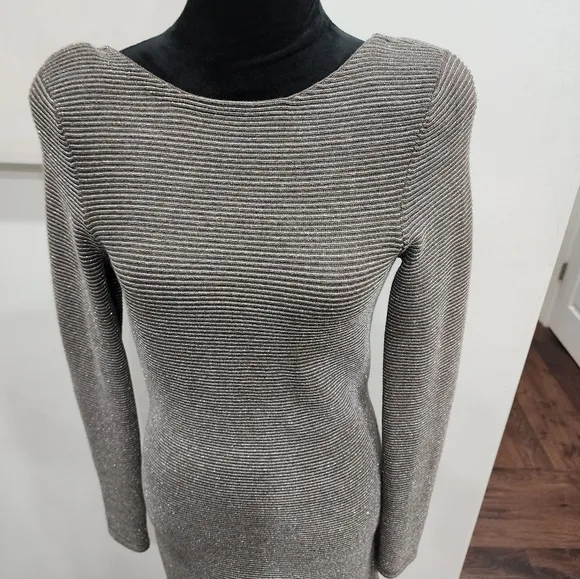 [ MODA INTERNATIONAL]  size M,STUNNING, silver/gray bodycon midi dress.
