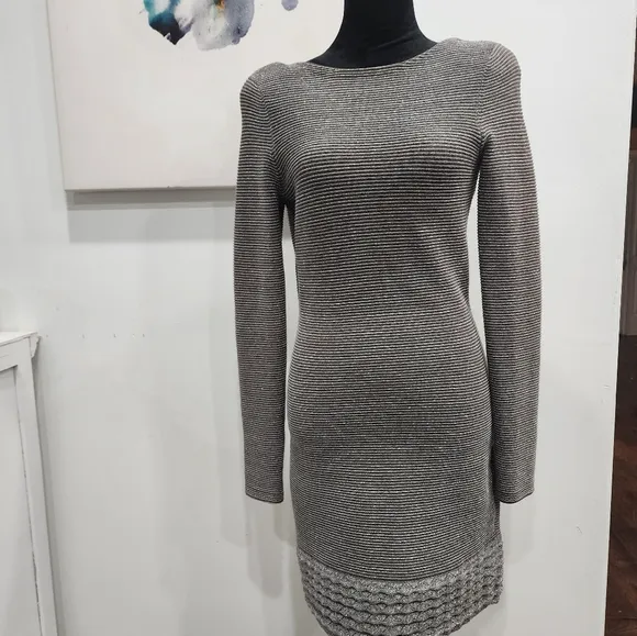 [ MODA INTERNATIONAL]  size M,STUNNING, silver/gray bodycon midi dress.