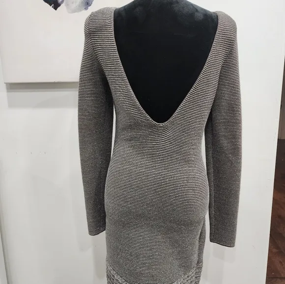 [ MODA INTERNATIONAL]  size M,STUNNING, silver/gray bodycon midi dress.