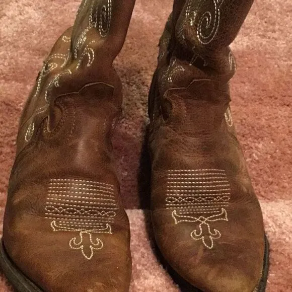- Vintage Justin Cowboy Boots