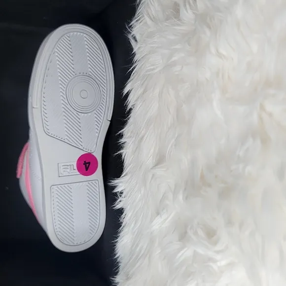 #11 Fila Women's White and Pink Sneakers