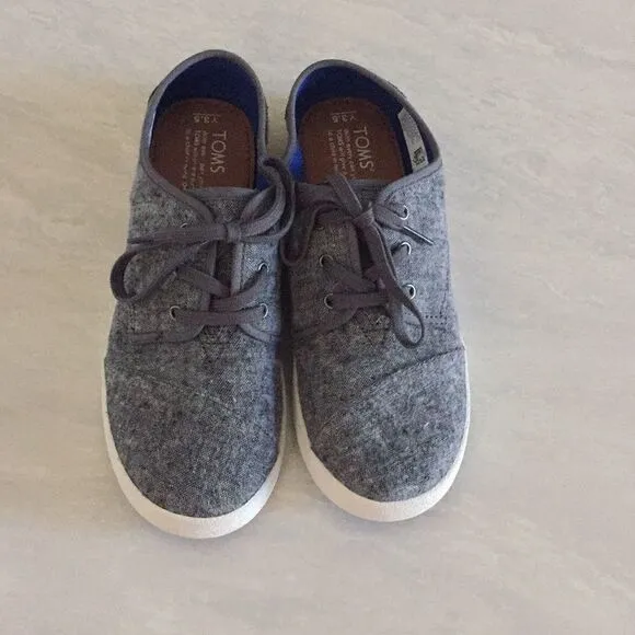 🎉1 hr Sale 🎉Boy toms shoes 💙