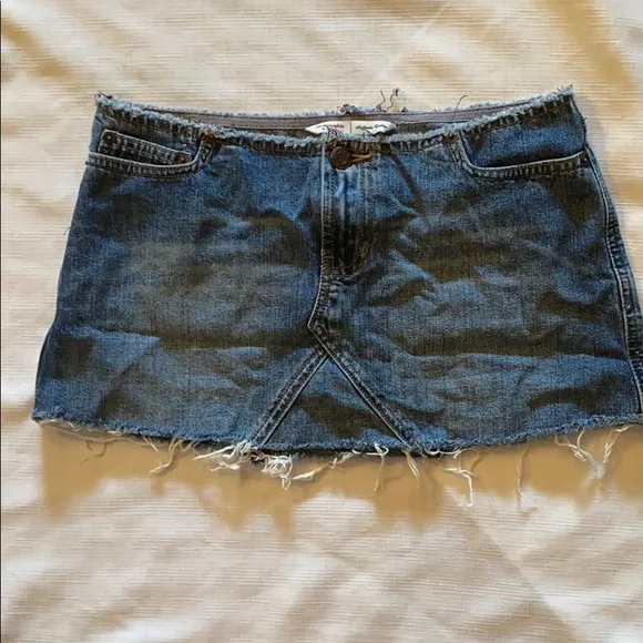 2000s A&amp;F LOW RISE DENIM JEAN SKIRT DISTRESSED Y2K SOUTHWESTERN BOHO ⭐️⭐️⭐️⭐️⭐️