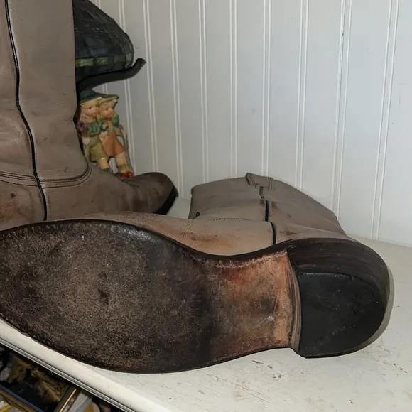 2304 black label Vintage Frye Cowboy western boots gray distressed