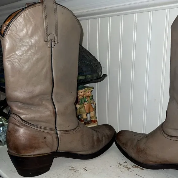 2304 black label Vintage Frye Cowboy western boots gray distressed