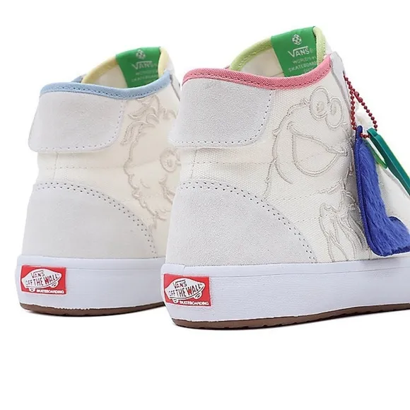 #48❤️ BNWT VANS X SESAME STREET THE LIZZIE SHOES