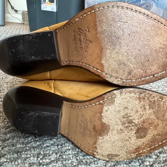 70’s vintage Zodiac Frontier- Yellow Cowboy Boots with Western Embroidery