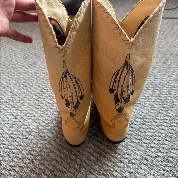 70’s vintage Zodiac Frontier- Yellow Cowboy Boots with Western Embroidery