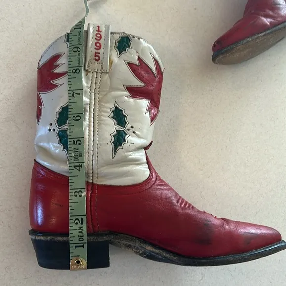 ACME Vintage Limited Edition 1995 Holly Poinsettia Christmas Cowboy Boots ❤️💚