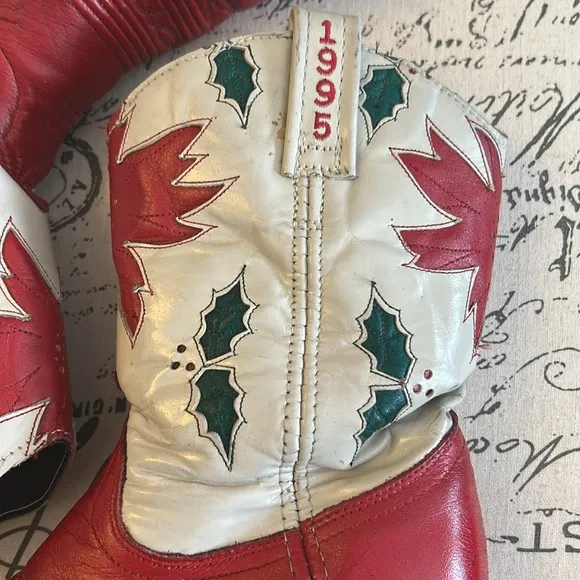 ACME Vintage Limited Edition 1995 Holly Poinsettia Christmas Cowboy Boots ❤️💚