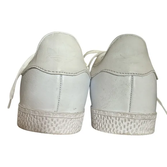 Adidas Gazelle Leather Lace Up Minimalist Sneakers in Cloud White - Size 5.5