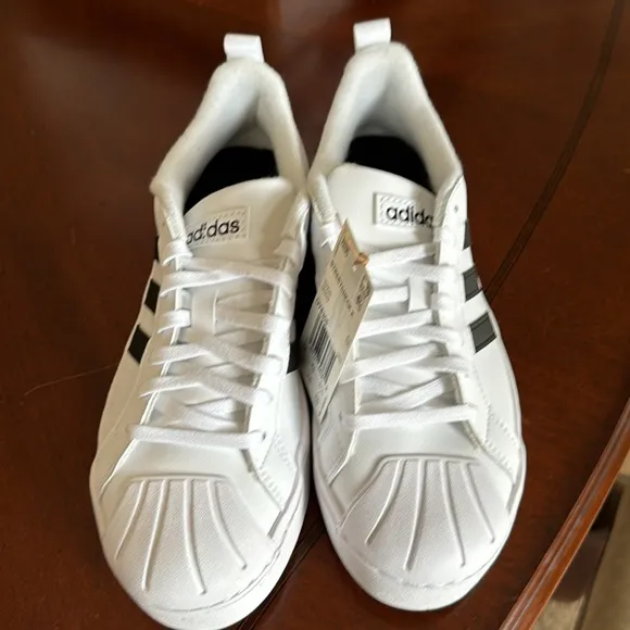 Adidas girls street check tennis shoes white core black size 5 brand new