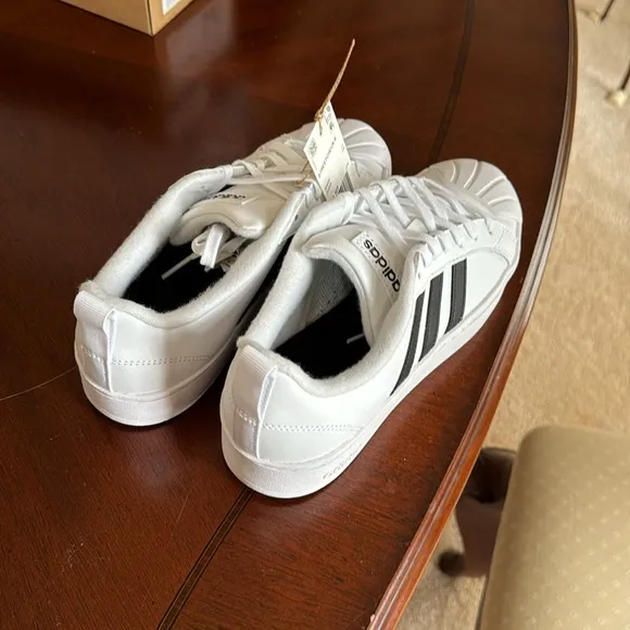 Adidas girls street check tennis shoes white core black size 5 brand new