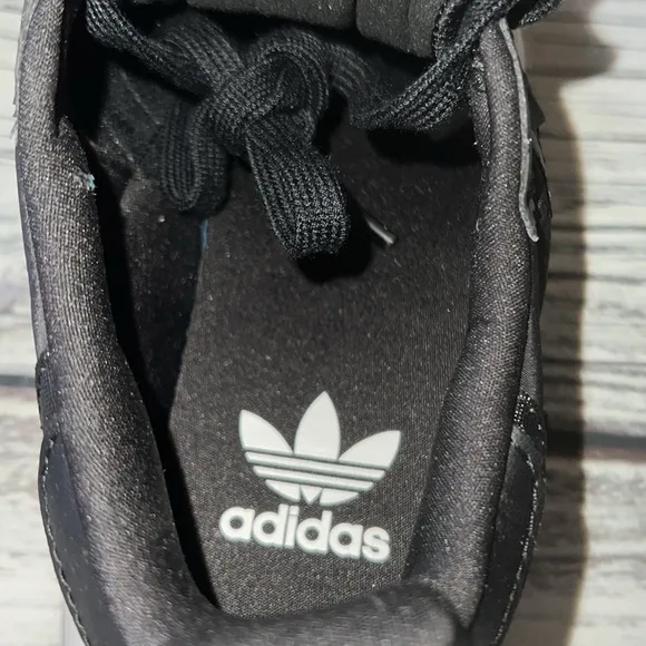 Adidas Original Retropy F2J CBlack/FTWWHT NOIESS Kid Size 5