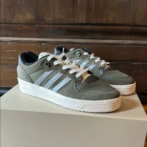 adidas Originals Green and White Sneakers Classic Design