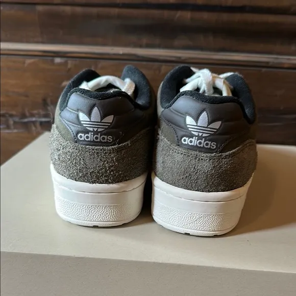adidas Originals Green and White Sneakers Classic Design