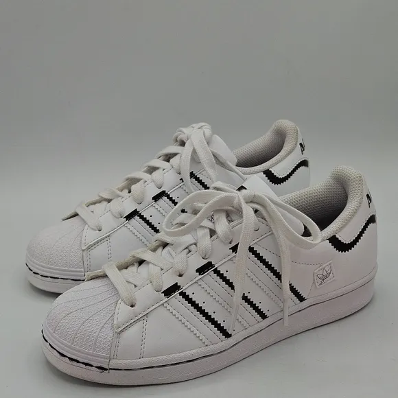 Adidas Originals Superstar thin stripe  sneakers size 4