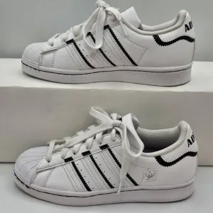 Adidas Originals Superstar thin stripe  sneakers size 4