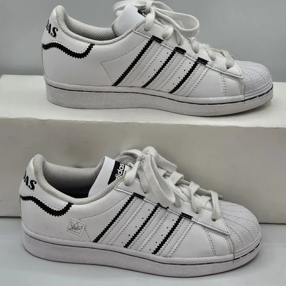Adidas Originals Superstar thin stripe  sneakers size 4