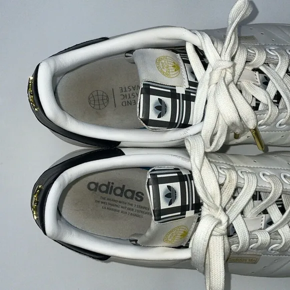 Adidas Stan Smith Trefoil‎ men’s Size 8 white &amp; black &amp; gold sneakers.