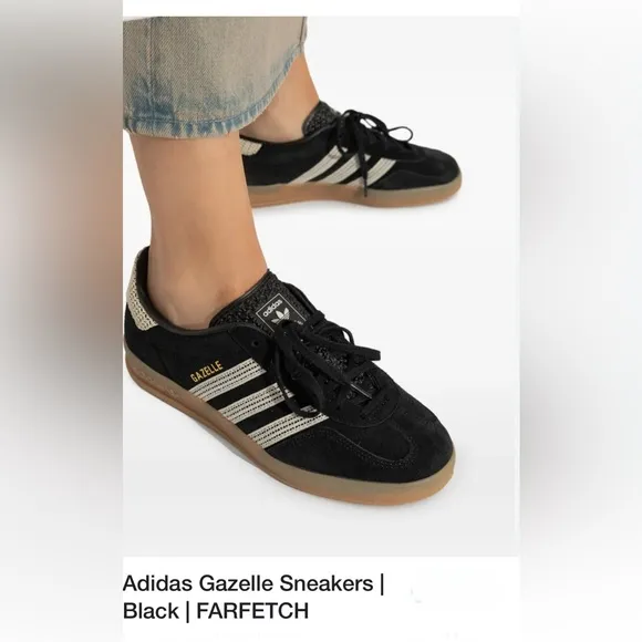 Adidas women’s 7 1/2 Black and White Sneakers