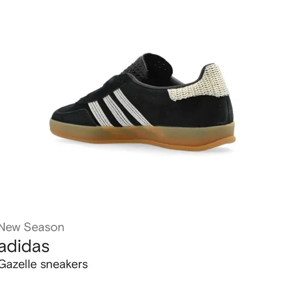 Adidas women’s 7 1/2 Black and White Sneakers