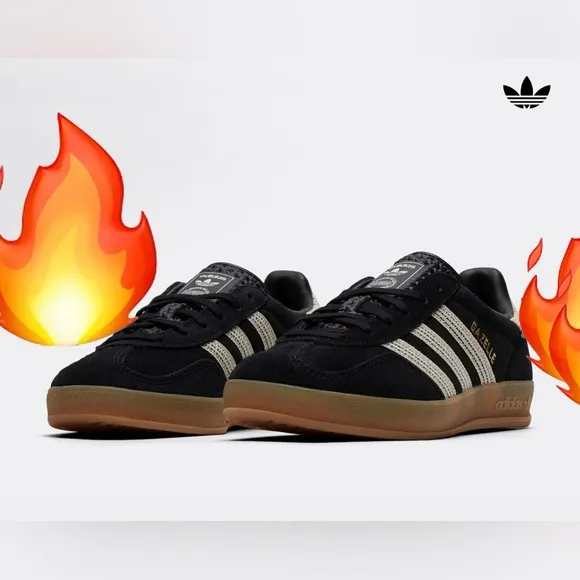 Adidas women’s 7 1/2 Black and White Sneakers