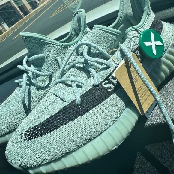 adidas YEEZY Boost 350 V2 Salt - size 10 - BRAND NEW