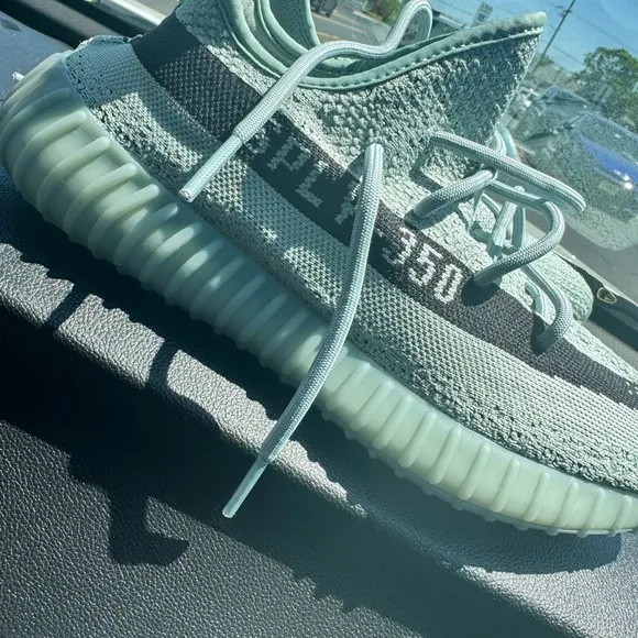 adidas YEEZY Boost 350 V2 Salt - size 10 - BRAND NEW