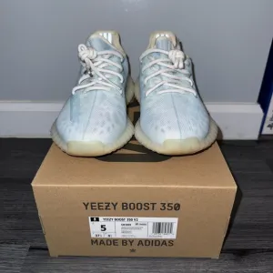 Adidas Yeezy Boost 350 V2 size 5 - Blue (accepting best offer)