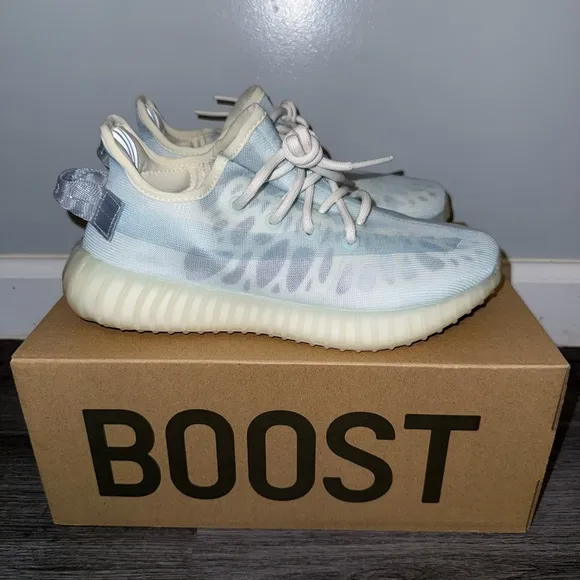 Adidas Yeezy Boost 350 V2 size 5 - Blue (accepting best offer)