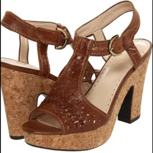 Adrienne Vittadini Revolve platform leather cork sandals 7.5