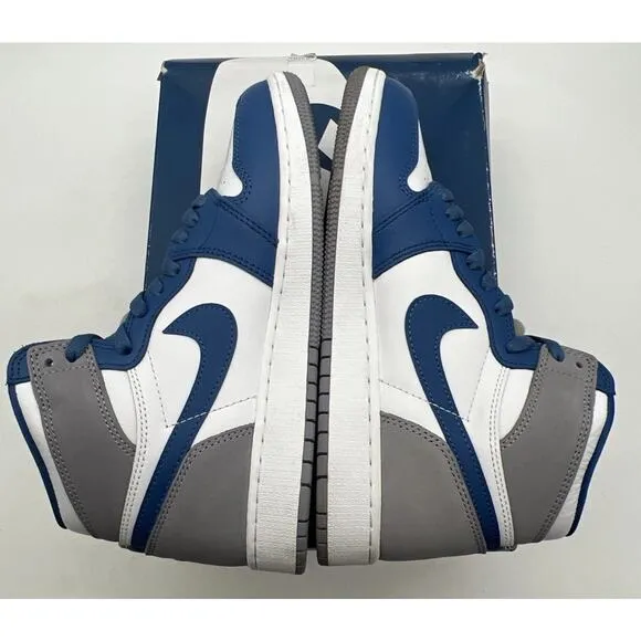 Air Jordan 1 High Retro OG UNC Shoes FD1437 Boys Size 7 Worn Once Fast Ship