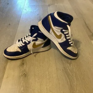 Air Jordan 1 Retro Gold Medal Kids Shoes