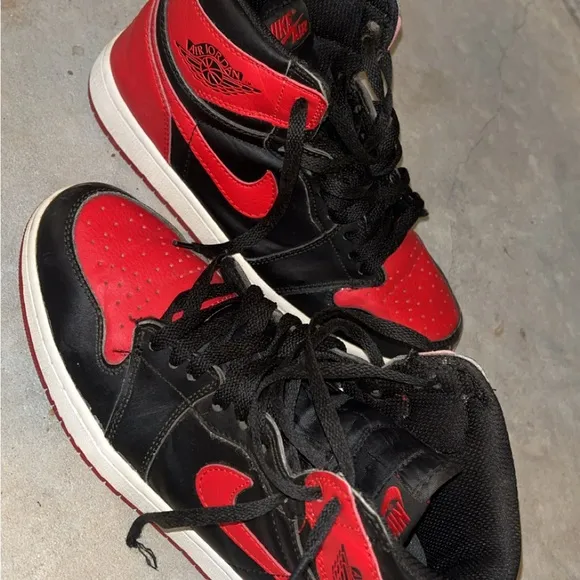 Air Jordan 1 Retro High OG'Banned' 2016