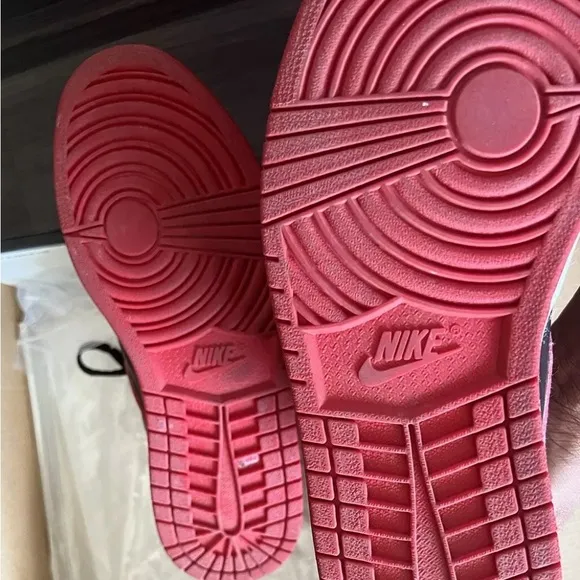 Air Jordan 1 Retro High OG'Banned' 2016