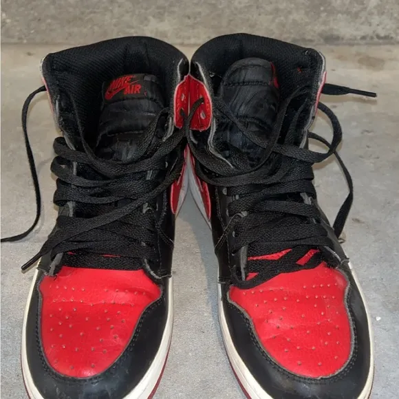 Air Jordan 1 Retro High OG'Banned' 2016