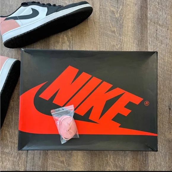 Air Jordan 1 Retro Low OG Bleached Coral