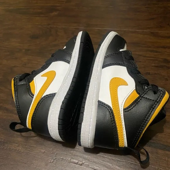 Air Jordan 1 Retro Mid Pollen Yellow size 8c toddler shoes