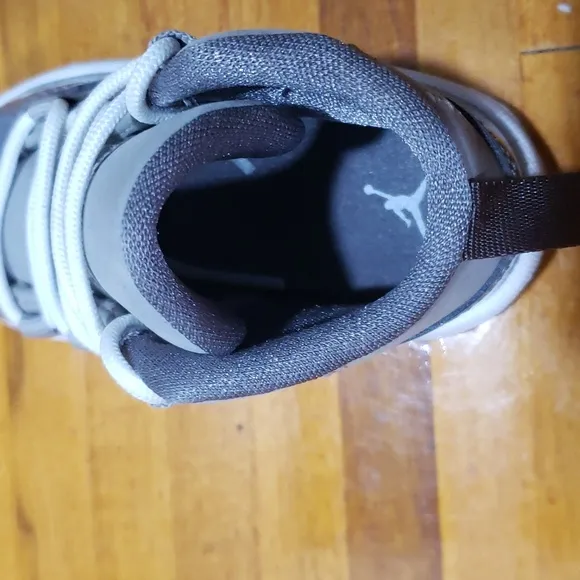 Air Jordan 11 retro “cool grey” size 4c Nike 378040-005 Basketball Shoe 2021 EUC