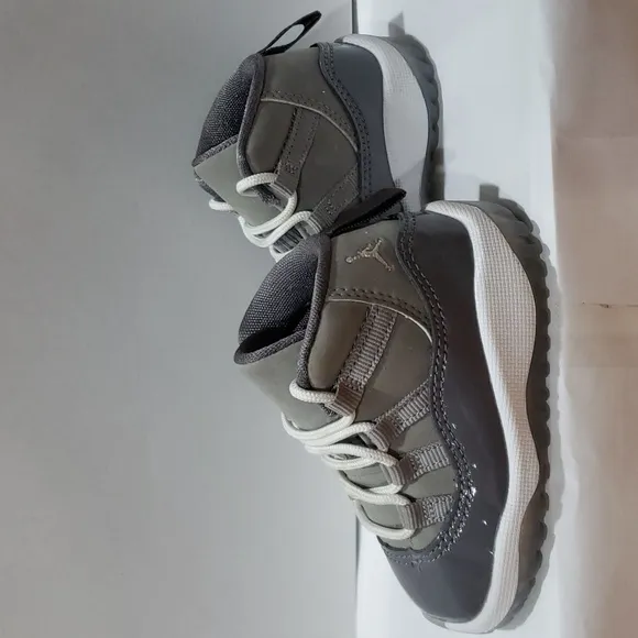 Air Jordan 11 retro “cool grey” size 4c Nike 378040-005 Basketball Shoe 2021 EUC