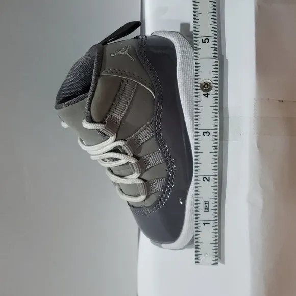 Air Jordan 11 retro “cool grey” size 4c Nike 378040-005 Basketball Shoe 2021 EUC