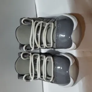 Air Jordan 11 retro “cool grey” size 4c Nike 378040-005 Basketball Shoe 2021 EUC